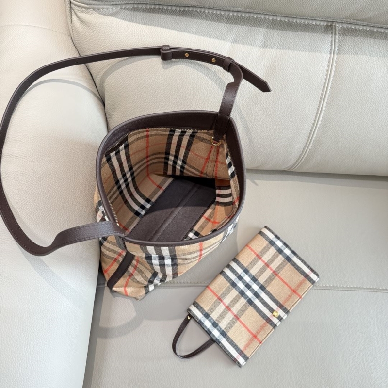 Bv*b*rry hobo bags